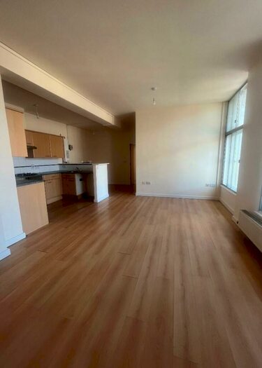 2 Bedroom Flat To Rent In Anglo South Chambers, Market Street, Bradford, BD1