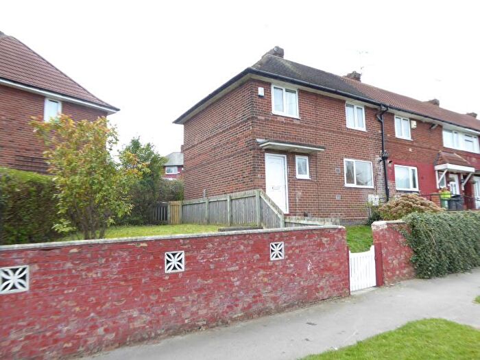 3 Bedroom Terraced House To Rent In North Farm Road, Gipton, LS8
