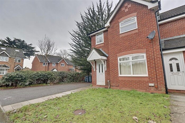 3 Bedroom End Terrace House For Sale In Douglas Gardens, Havant, PO9