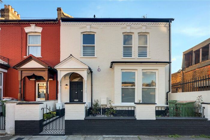 2 Bedroom Flat To Rent In Glenparke Road, London, E7