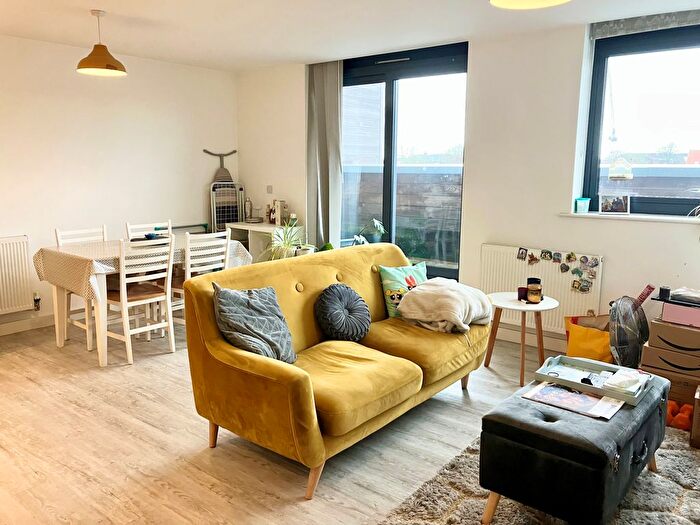 1 Bedroom Flat To Rent In St. Peters Road, St Albans, AL1