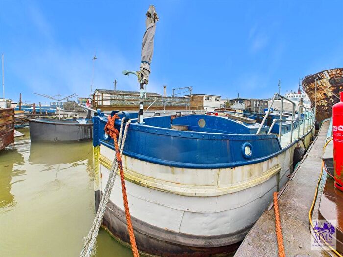 4 Bedroom House Boat For Sale In Vicarage Lane, Hoo St Werburgh, Rochester, ME3