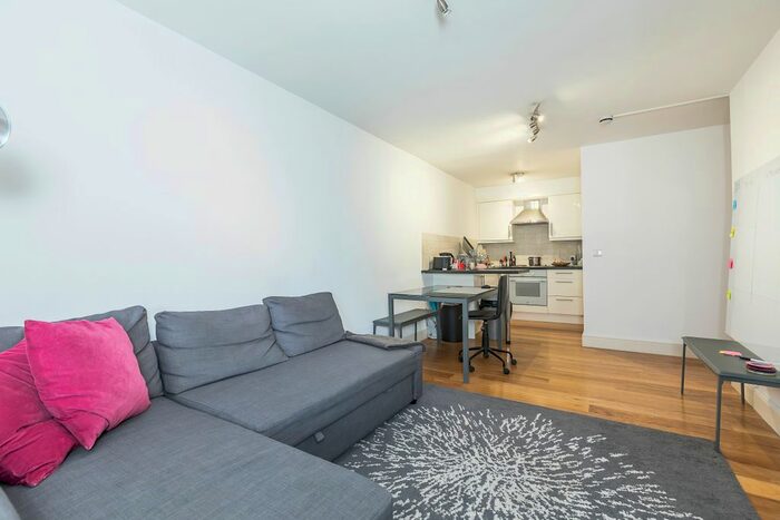Studio To Rent In Bride Street, London, N7