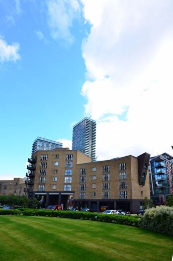 2 Bedroom Flat For Sale In Franklin Building, Westferry Road, London, E14