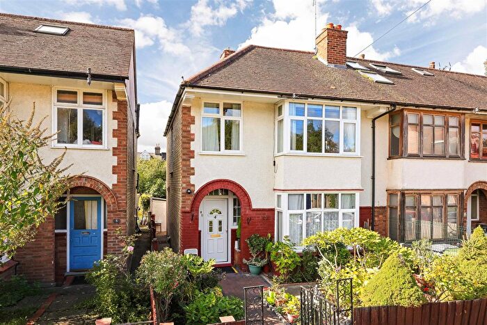 3 Bedroom End Of Terrace House For Sale In Canterbury Close, Cambridge, CB4
