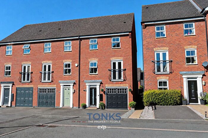 3 Bedroom End Terrace House For Sale In Glaslyn Avenue, Rowley Regis, B65