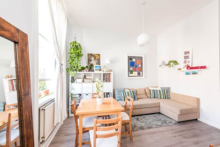 1 Bedroom Flat To Rent In Finborough Road, Earls Court, London, SW10