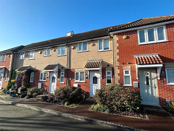 1 Bedroom Terraced House For Sale In Wembley Gardens, Lancing, West Sussex, BN15