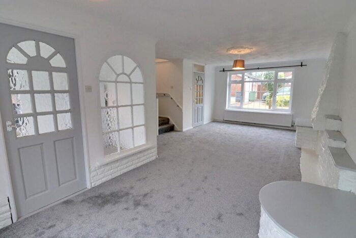 4 Bedroom Semi-Detached House To Rent In Hilda Gardens, Denmead. Unfurn, PO7