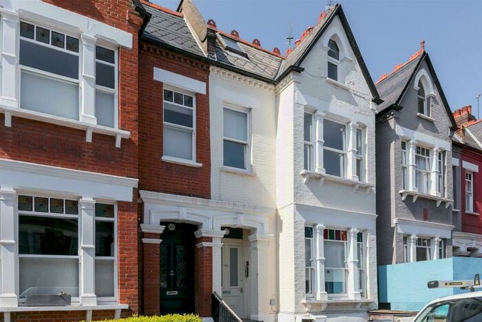 2 Bedroom Apartment To Rent In Gladsmuir Road, Archway, N19
