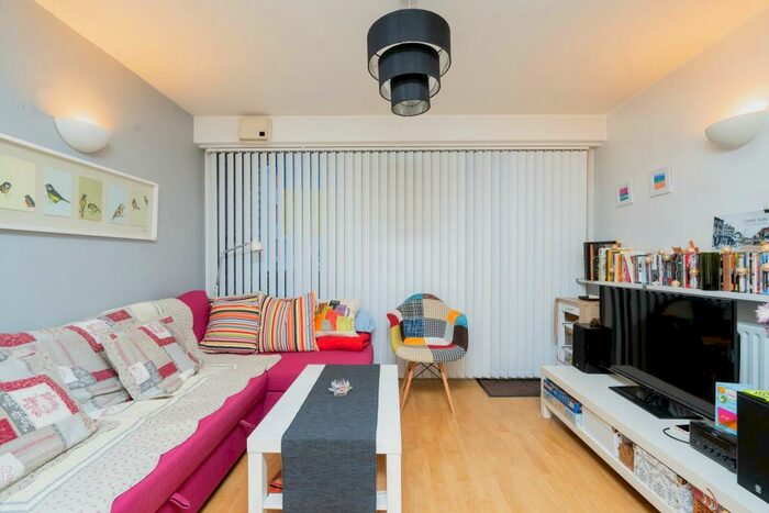 2 Bedroom Flat To Rent In Ralph Jackson House, E7