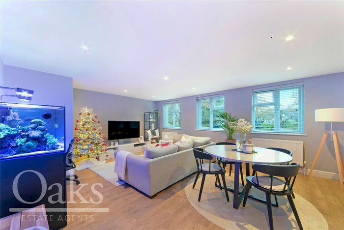 1 Bedroom Flat To Rent In Warham Road, South Croydon, CR2