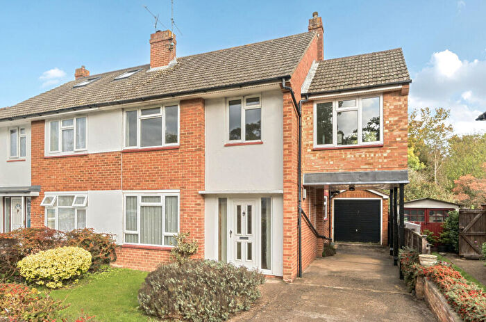 4 Bedroom Semi Detached House For Sale In Harcourt Drive, Earley, Reading, RG6