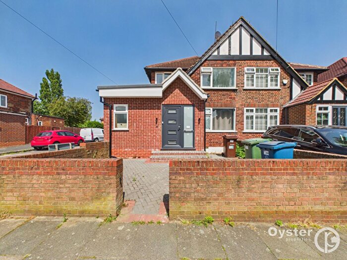 4 Bedroom Semi-Detached House To Rent In Long Elmes, Harrow, HA3