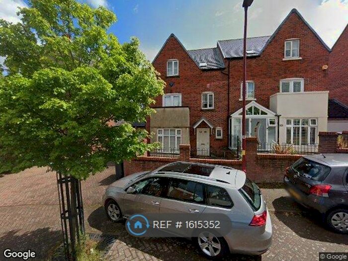 6 Bedroom Semi-Detached House To Rent In Mead Avenue, Birmingham, B16