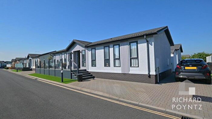 2 Bedroom Park Home For Sale In Wave Road, Sandy Bay, Canvey Island, SS8