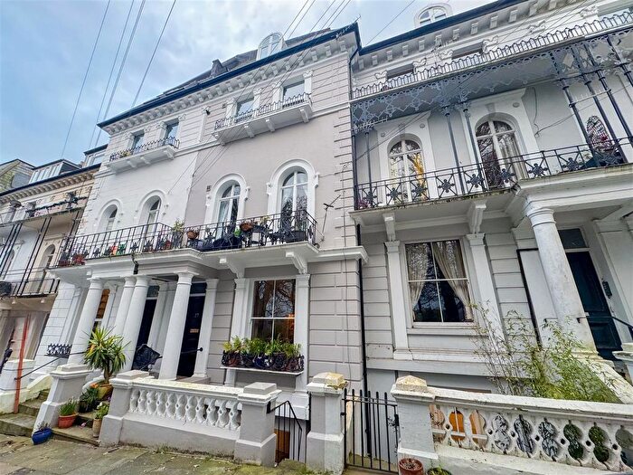 2 Bedroom Flat For Sale In Magdalen Road, St. Leonards-On-Sea, TN37