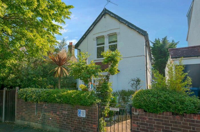 2 Bedroom Flat To Rent In Mount Pleasant Road, Ealing, London, W5