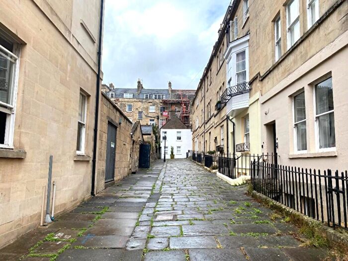 1 Bedroom Flat For Sale In Barton Buildings, Bath, Somerset, BA1