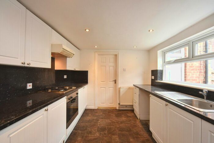 3 Bedroom End Of Terrace House To Rent In Estcourt Street, Hull, East Riding Of Yorkshi, HU9