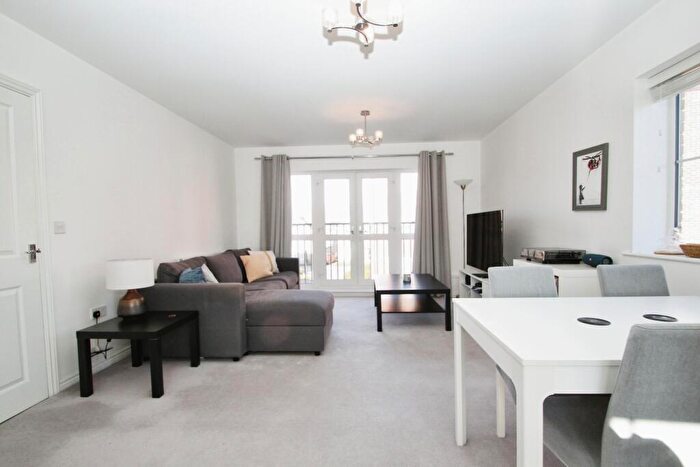 2 Bedroom Flat To Rent In Tenor Close, MK18