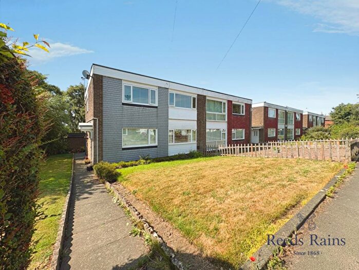 2 Bedroom Apartment For Sale In Denham Walk, Newcastle Upon Tyne, Tyne And Wear, NE5