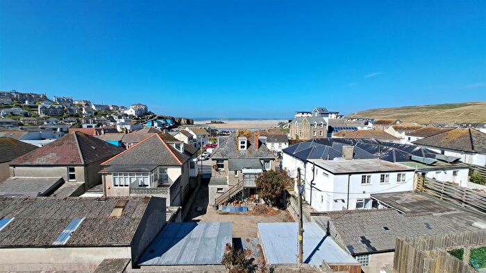 2 Bedroom Flat For Sale In Perranporth, Cornwall, TR6