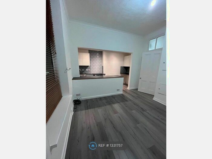 2 Bedroom Flat To Rent In Lindsay Street, Kilmarnock, KA1