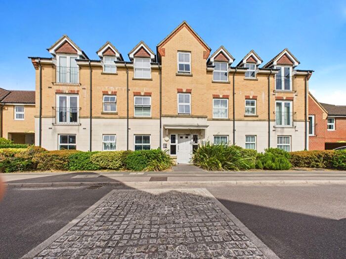 2 Bedroom Flat For Sale In Sunlight Gardens, Fareham, PO15