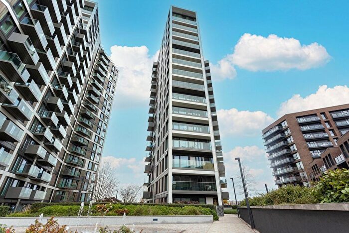 2 Bedroom Apartment For Sale In Duke Of Wellington Avenue, Woolwich, SE18