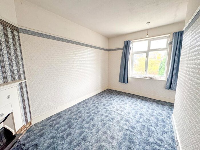 3 Bedroom Terraced House For Sale In Meadow Road, Gravesend, Kent, DA11