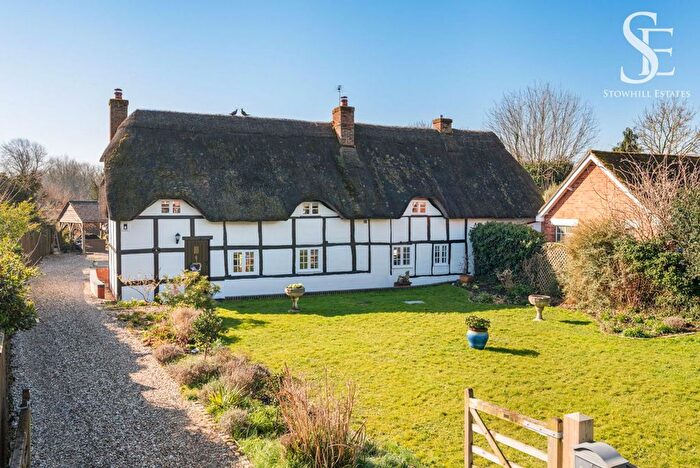 3 Bedroom Cottage For Sale In The Green, Grove, OX12