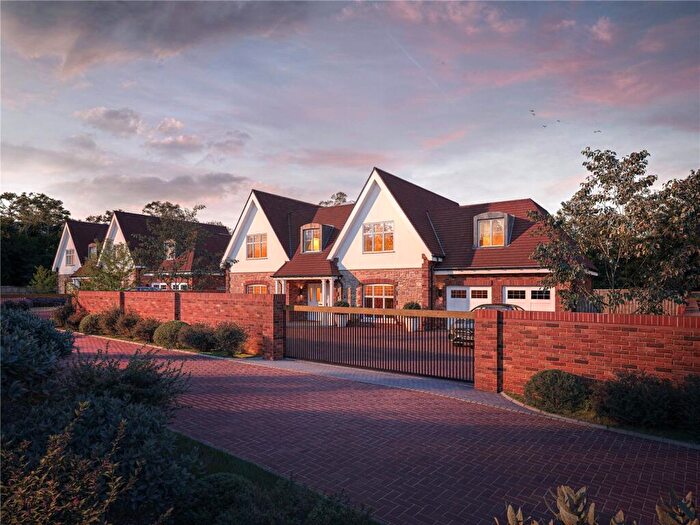 4 Bedroom Detached House For Sale In Barton Common Road, New Milton, Hampshire, BH25