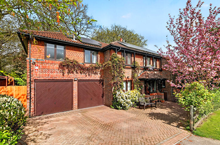 5 Bedroom Detached House For Sale In Tarragon Close, Bracknell, RG12