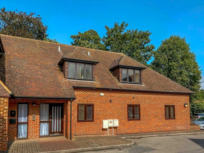 2 Bedroom Apartment To Rent In High Street, Wallingford, OX10