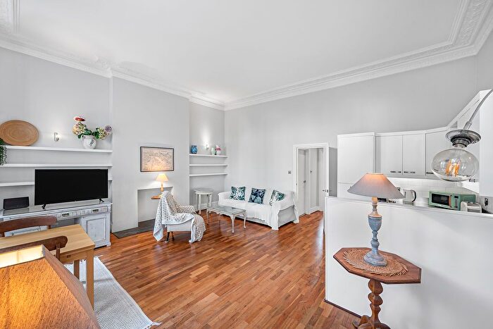 1 Bedroom Flat To Rent In Colville Gardens, London, W11