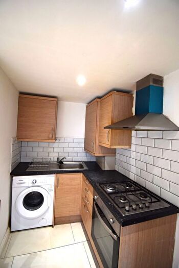 2 Bedroom Flat To Rent In Romford, RM6