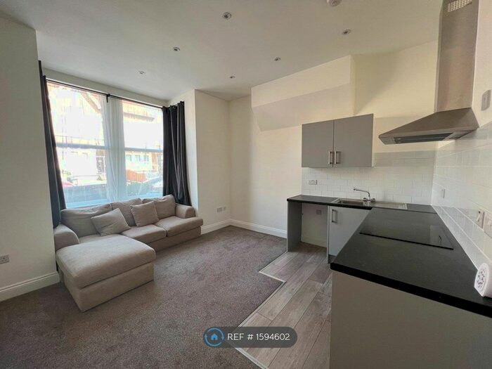 1 Bedroom Flat To Rent In York Road, Southend-On-Sea, SS1