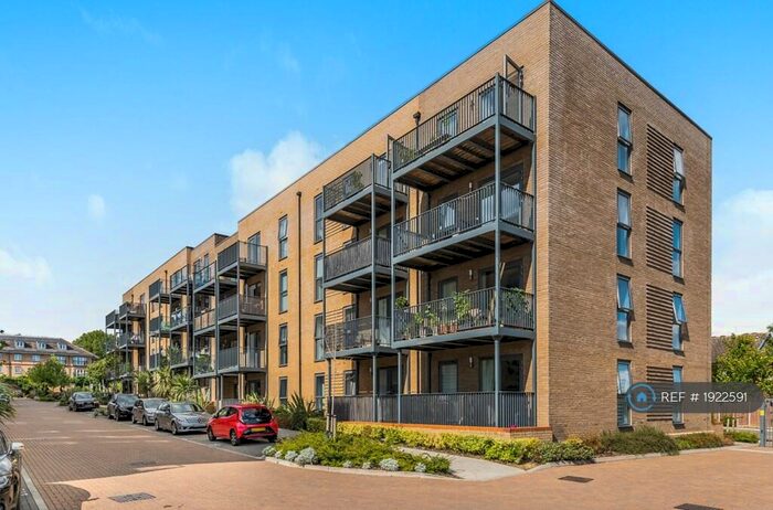 2 Bedroom Flat To Rent In Cortland House, London, SE20