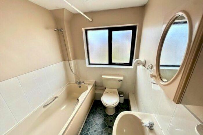 1 Bedroom Property To Rent In Wingrove Court, Romford, RM7