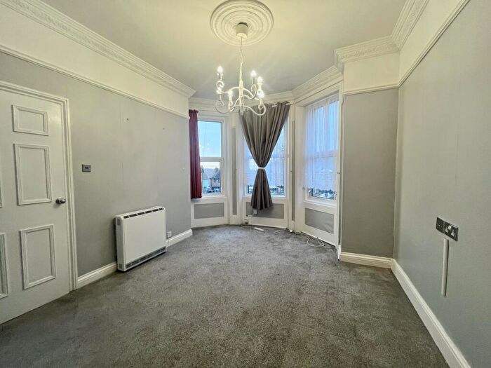 Flat To Rent In London Road, Brentwood, CM14