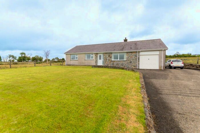 4 Bedroom Bungalow For Sale In Rhosgadfan, Caernarfon, Gwynedd, LL54