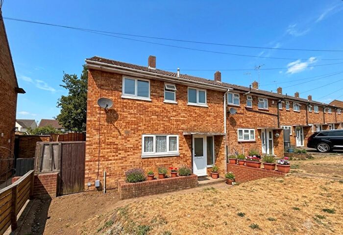 3 Bedroom End Of Terrace House To Rent In Parys Road, Luton, LU3