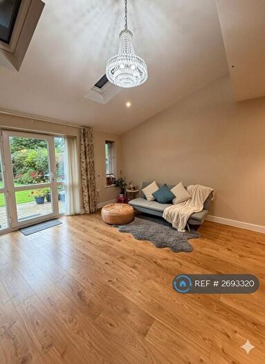 3 Bedroom Semi-Detached House To Rent In Finch Road, Earley, Reading, RG6