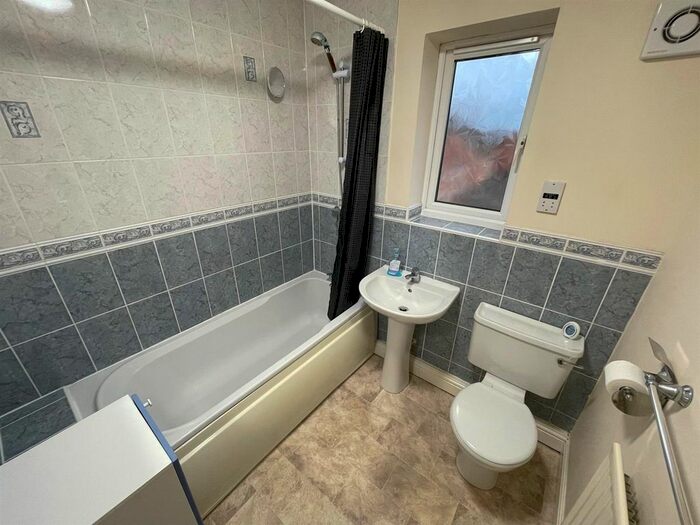 2 Bedroom Flat To Rent In Mill View Road, Beverley HU17