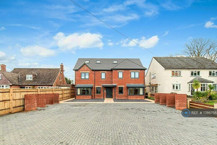1 Bedroom Flat To Rent In Bicester Road, Kidlington, OX5