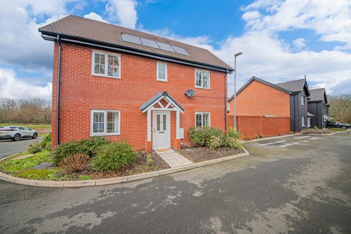 3 Bedroom Semi-Detached House For Sale In Mead Lane, Horton Heath, Eastleigh, SO50
