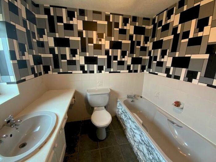 3 Bedroom House To Rent In Westminster Way, Dukinfield, SK16