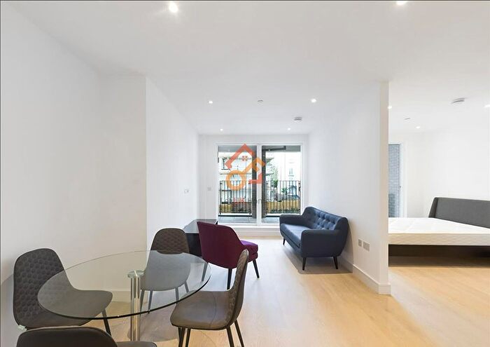 Studio To Rent In The Avenue, London, NW6