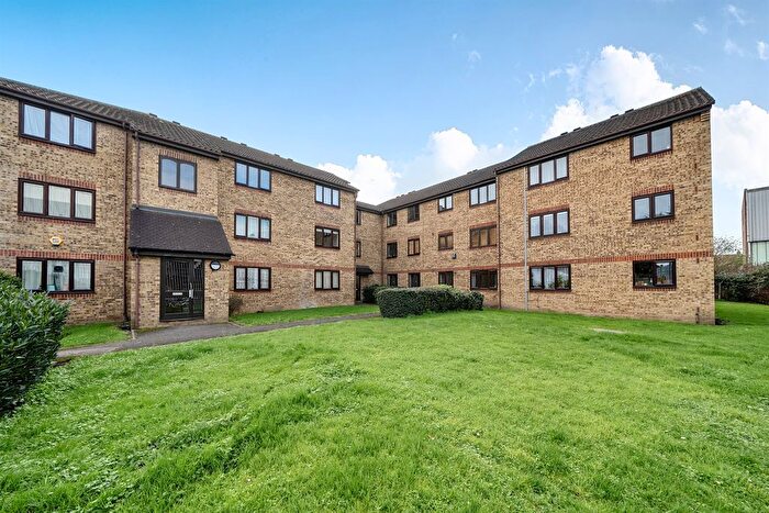 1 Bedroom Flat For Sale In Popes Lane, London, W5